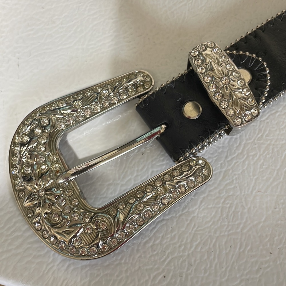 Atlas Women’s Embellished Western Belt. Very Good Condition. 44 Inches. - Picture 2 of 15